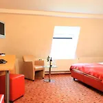 Hotel Adesso 3*